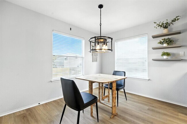 Building Photo - 317 Wimberley St