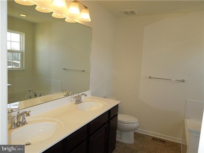 Building Photo - 1295 Madison Ln