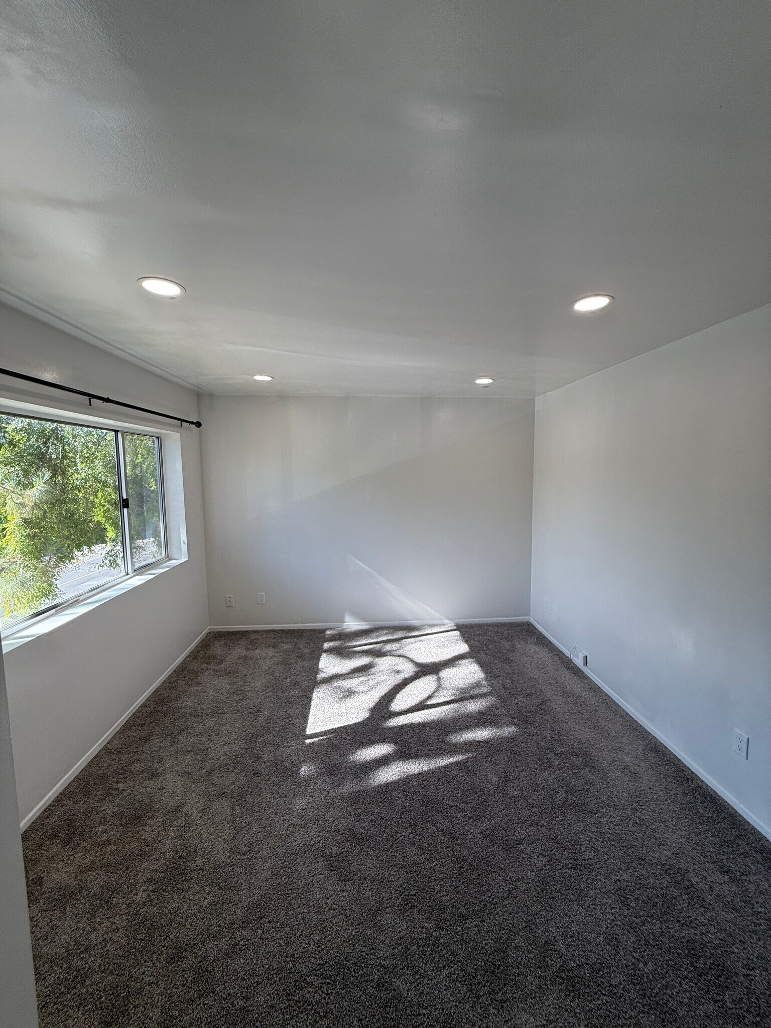 Building Photo - 14850 Hesby St