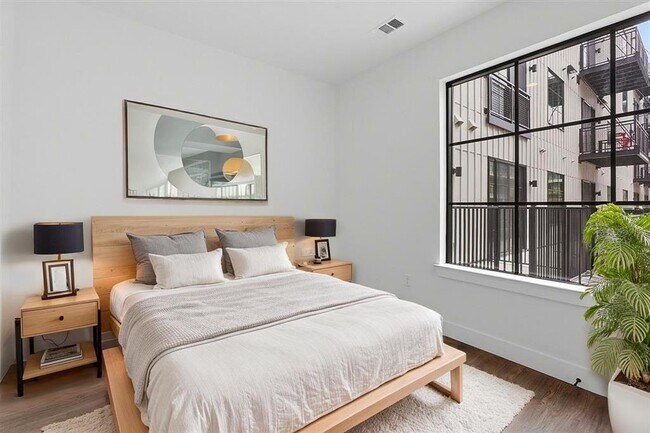 Building Photo - 4315 S Congress Ave