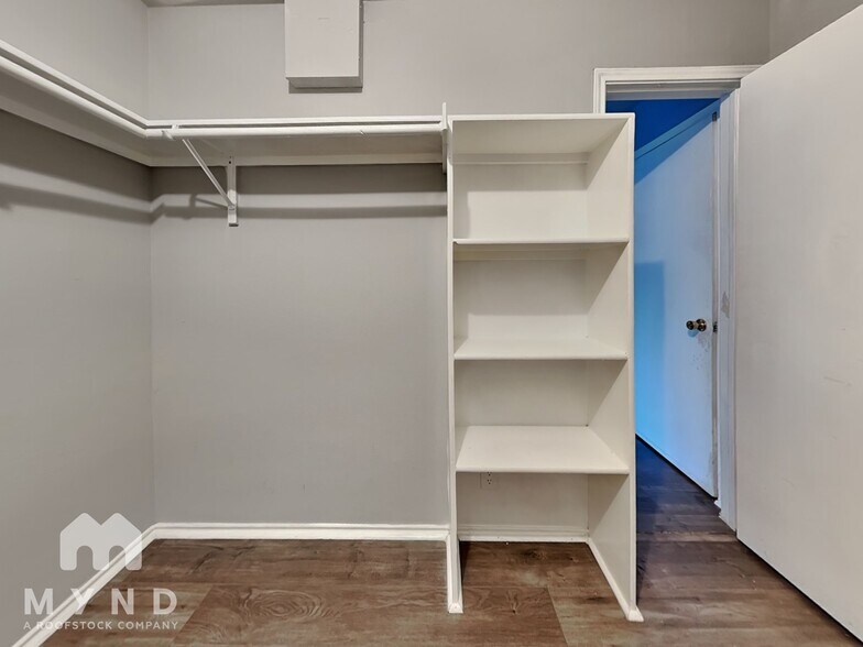 Building Photo - 6006 Ashley Spring