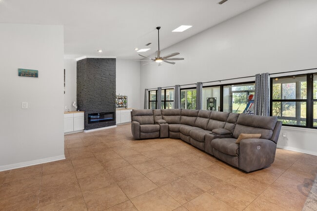 Building Photo - 1151 Ceylon Ct