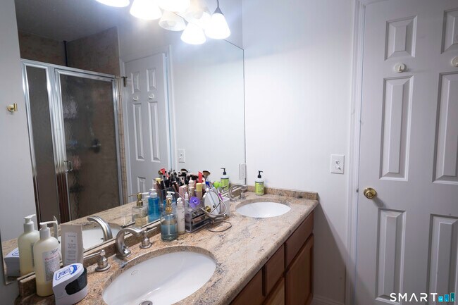 Building Photo - 150 Prospect St