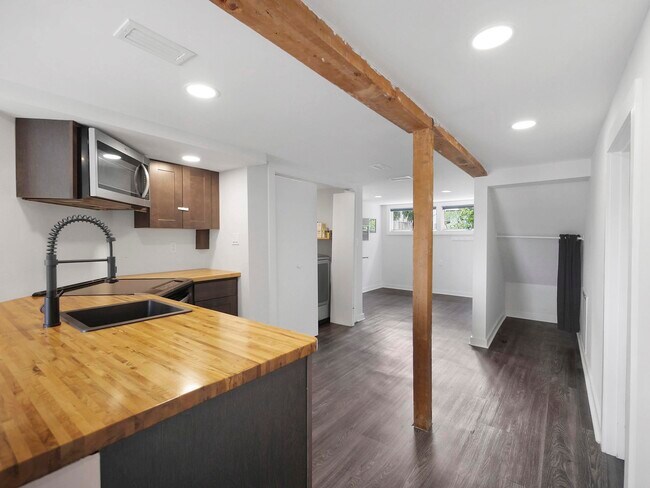 Building Photo - 5084 Atlantic View