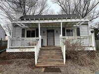 Building Photo - 1321 Willow Dr