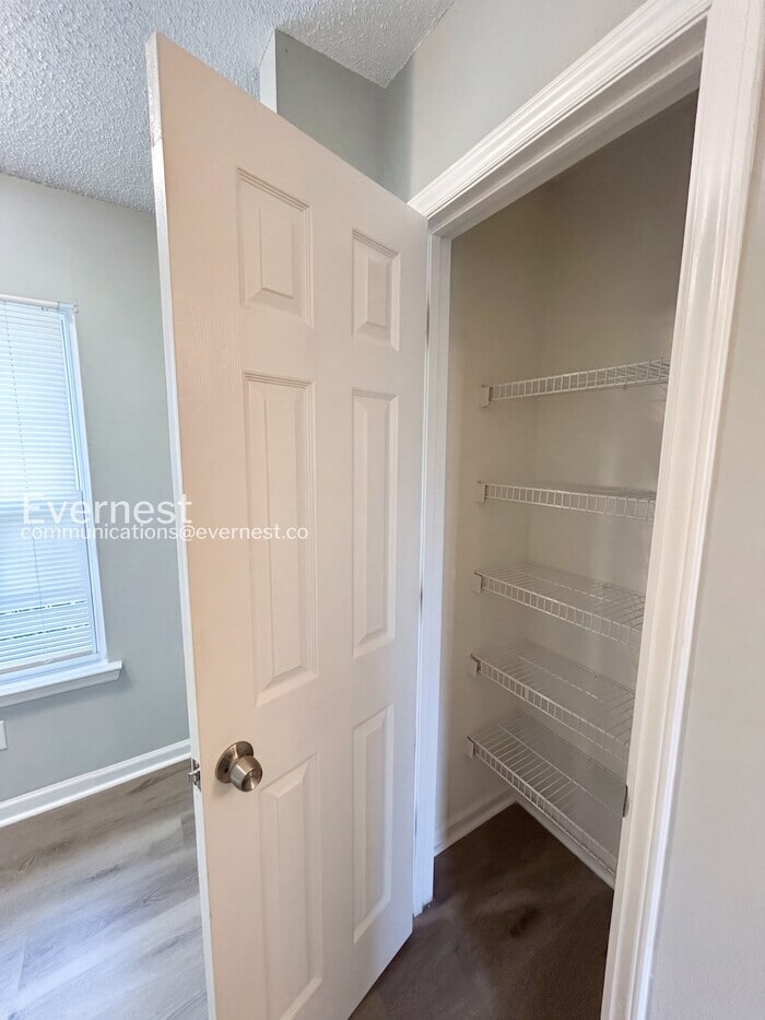 Building Photo - 1228 Capps Hollow Dr