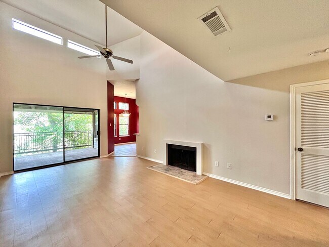 Building Photo - Stylish 2/BR 2/BA Home with Covered Balcon...