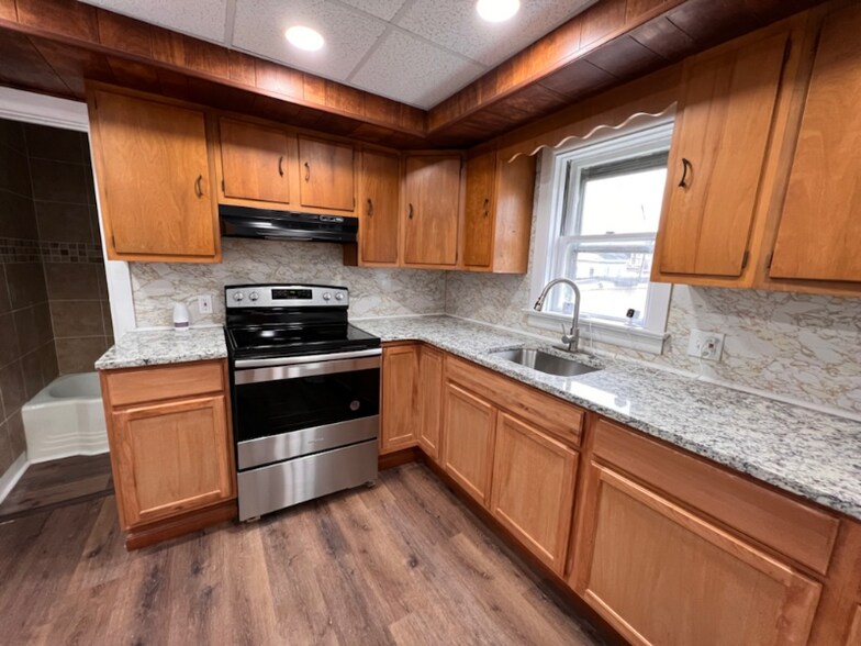 Building Photo - 32 S 14th St