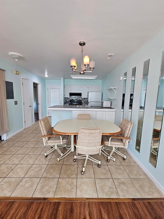 Building Photo - 4489 Little River Inn Ln