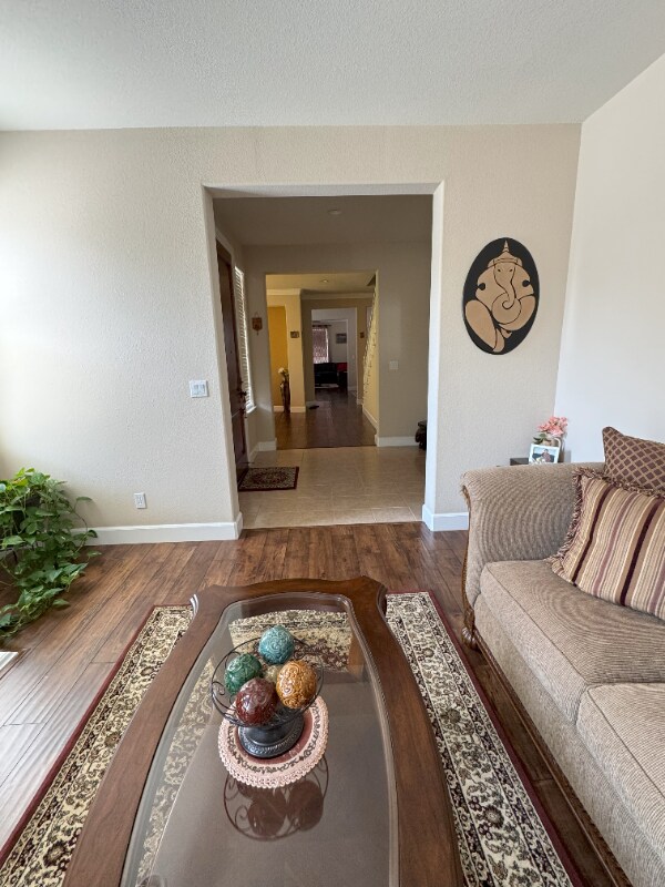 Building Photo - 2901 Embleton Ln