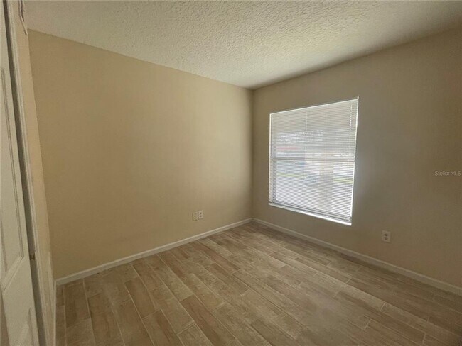 Building Photo - 1122 S Pine Ridge Cir