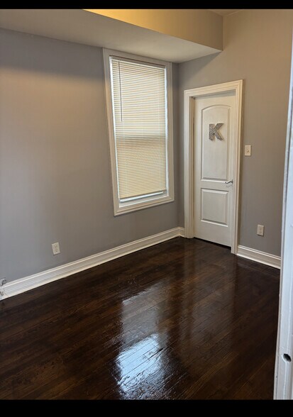 Building Photo - 3851 W Adams St