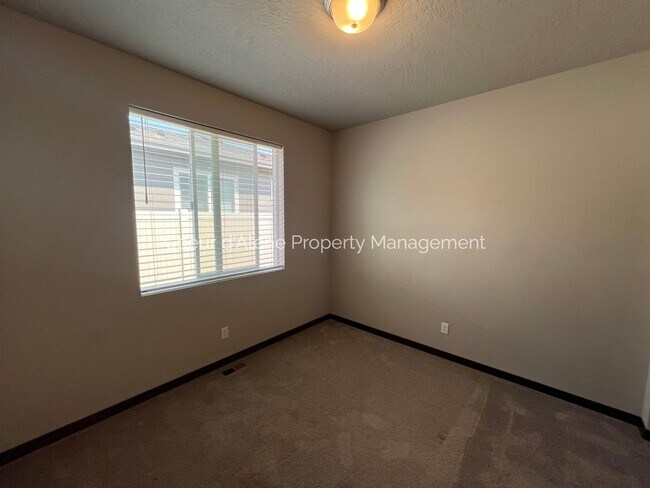Building Photo - 3 bed house in Woodbridge