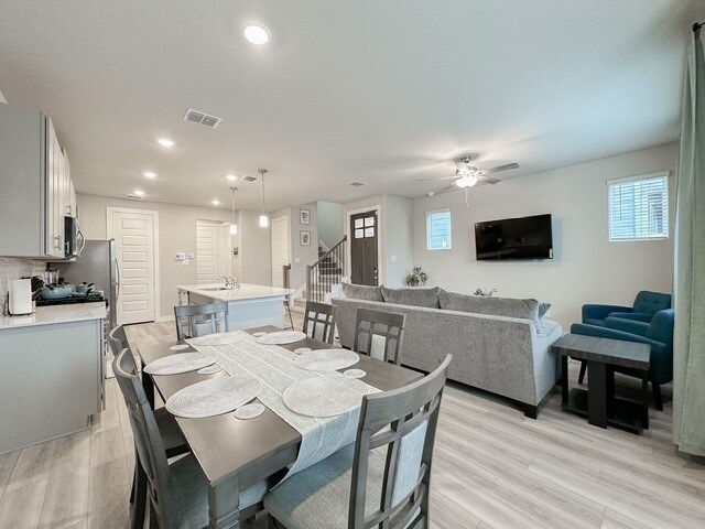 Building Photo - 9908 Storehouse Dr