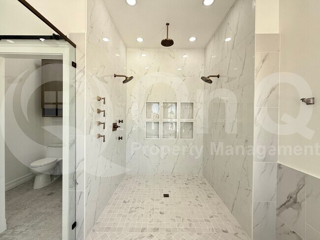 Building Photo - 1523 E Treasure Cove Dr