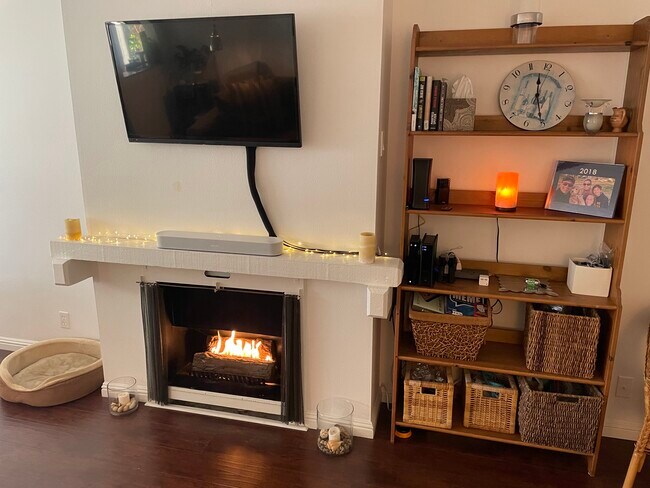 Cozy Fireplace - 3106 Summertime Ln