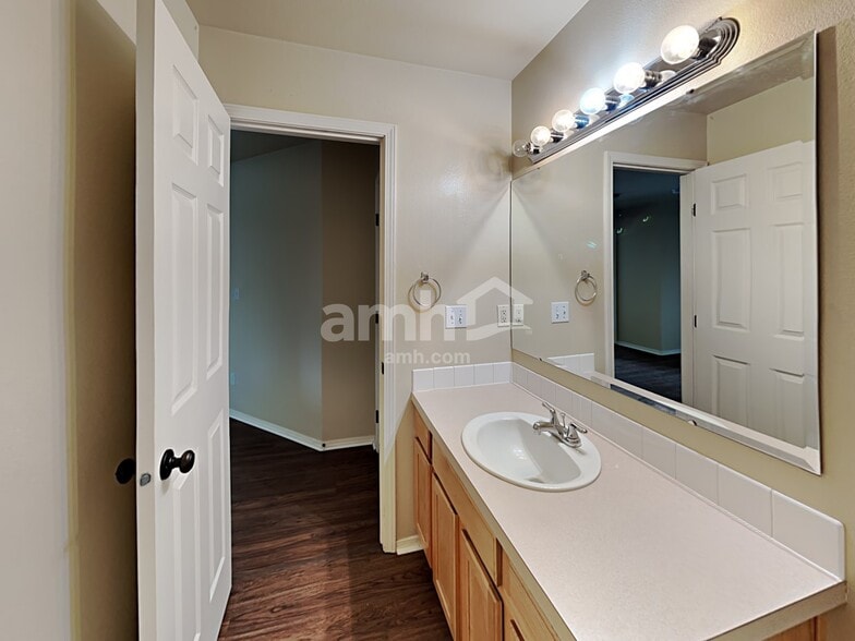 Building Photo - 1257 N Forty Niner Ave