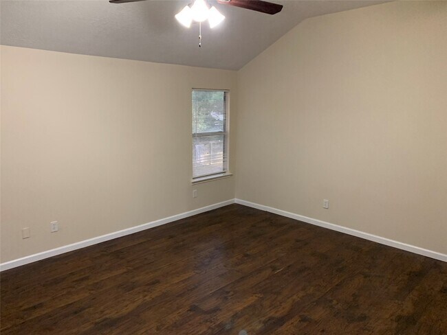 Building Photo - 1103 Mountain Meadows Dr