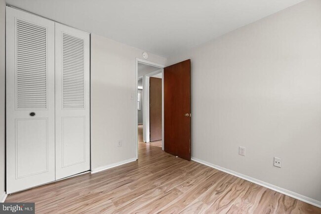 Building Photo - 5435 The Bridle Path
