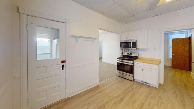 Building Photo - 1204 2nd St NW