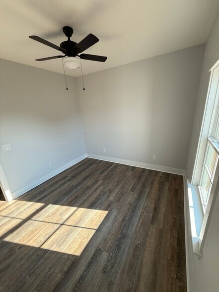 Building Photo - 3030 Fincher Dr