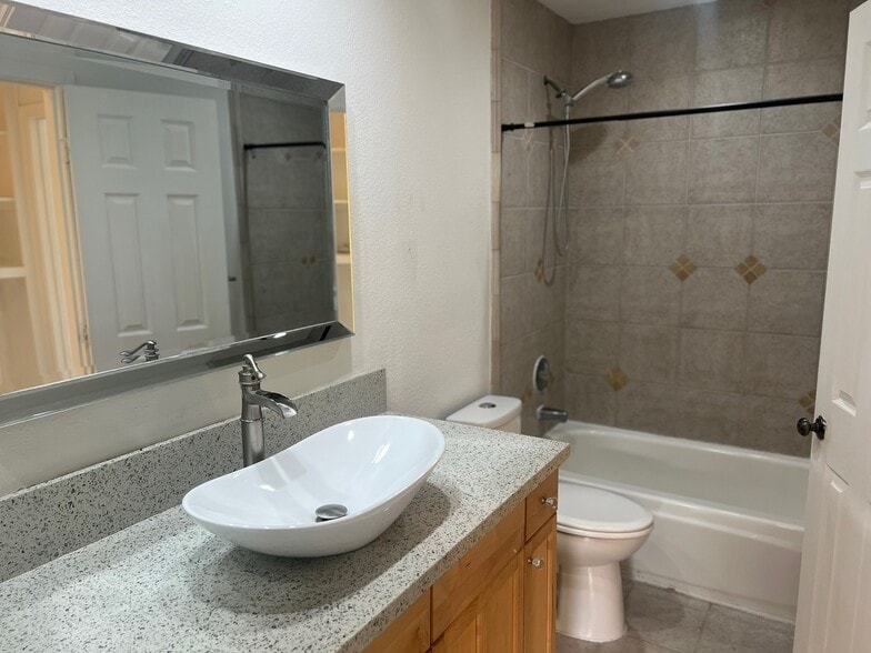 Bathroom 2 - 8019 Calle Fanita