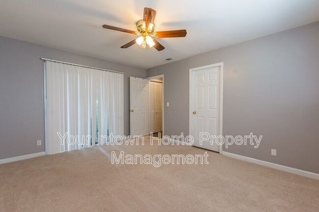 Building Photo - 505 Oakdale Rd NE