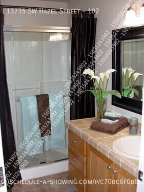 Building Photo - 13735 SW Hazel St