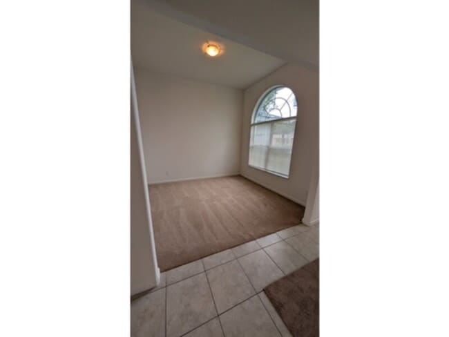 Building Photo - 4 Bedroom, 3 Bath Spacious House in Palm C...
