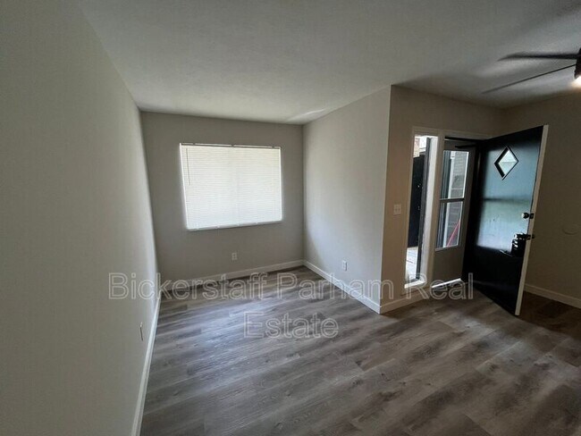 Building Photo - 1501 8th Ave