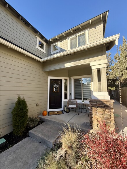 Building Photo - 3150 NE Angela Ave