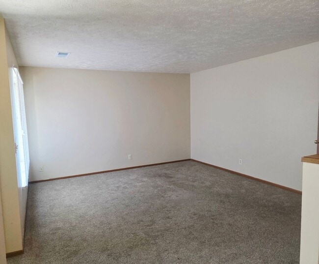Building Photo - 4865 Marshall Dr