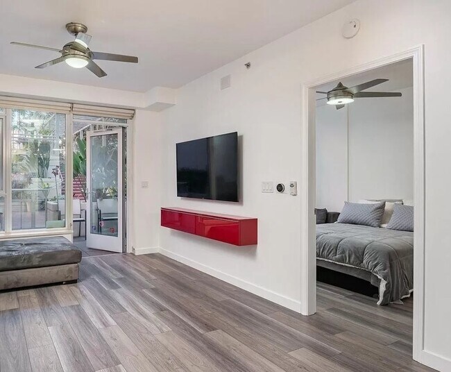 Building Photo - 1431 Pacific Hwy