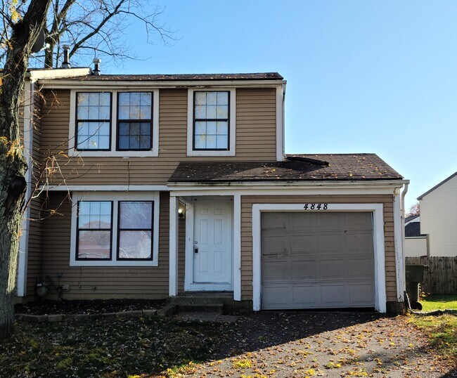 Front view - 4848 Charlton Ct
