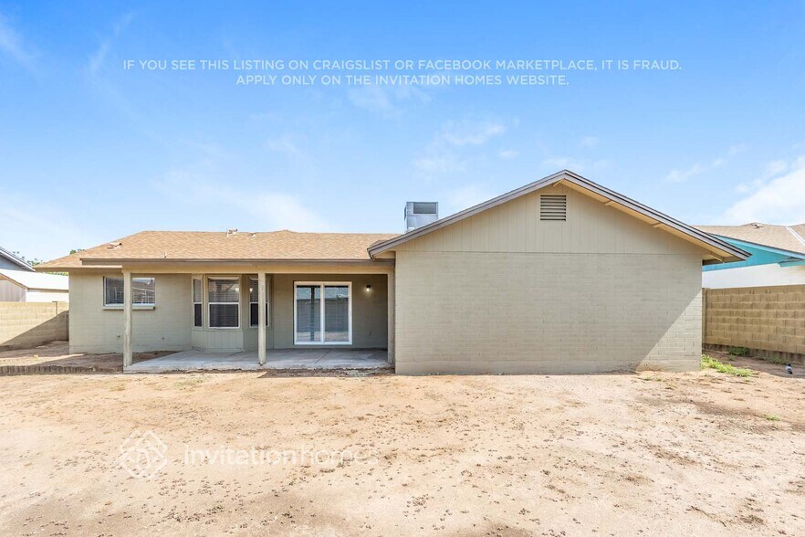 Building Photo - 2541 E Carol Ave
