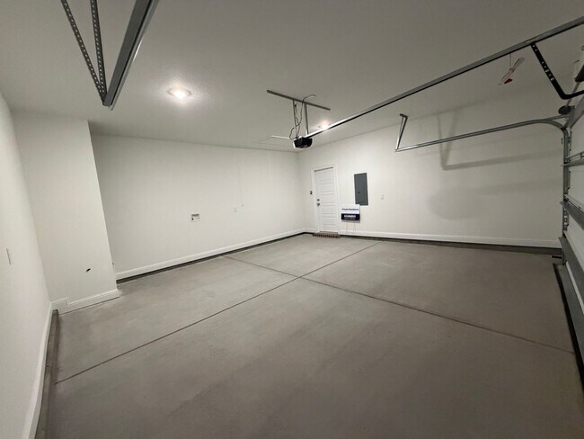 Building Photo - Brand New Construction in Elberta!