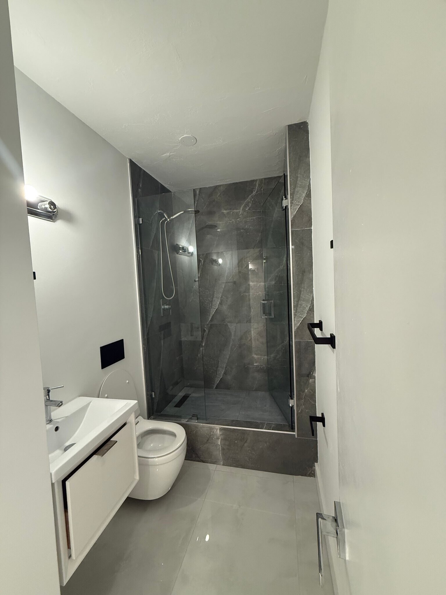 Building Photo - 10185 Collins Ave