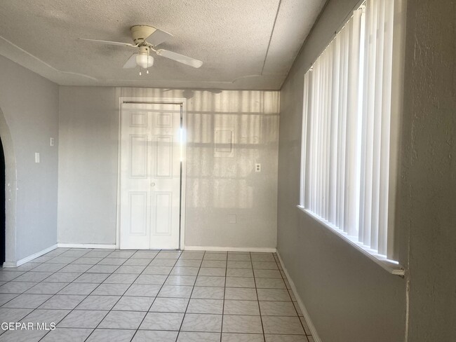 Building Photo - 8210 Marfil Dr