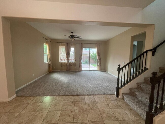 Building Photo - 1449 E Lovebird Ln