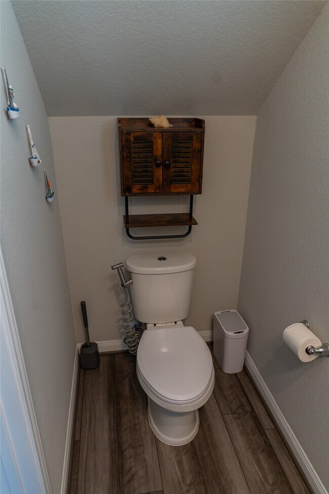 Building Photo - 7010 Silverleaf Oak St