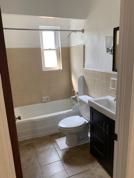 Building Photo - 6734 Montgomery Rd