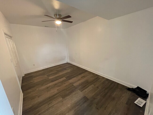 Building Photo - 2930 Baker St