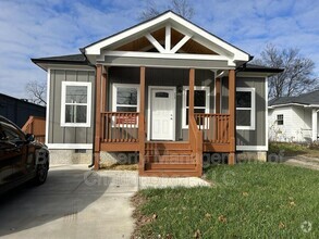 Building Photo - 11 Woodvale Ave