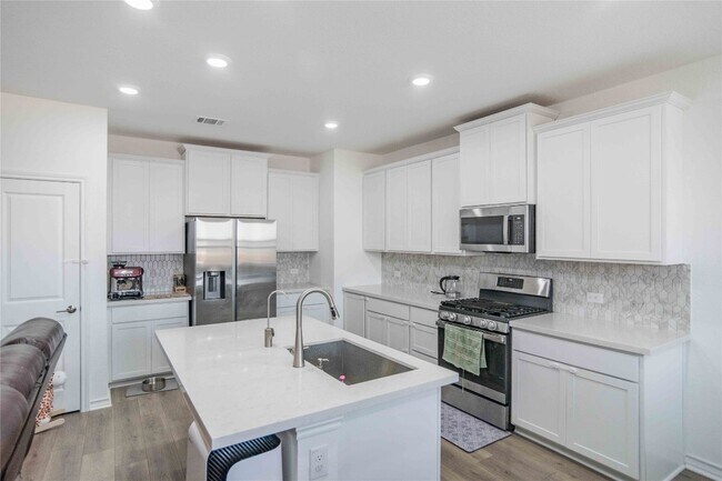 Building Photo - 2912 Tavern Dr
