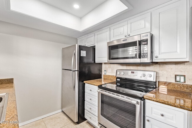 Building Photo - 16510 E Palisades Blvd