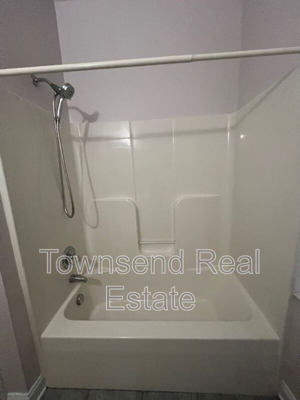 Building Photo - 305 W Summerchase Dr