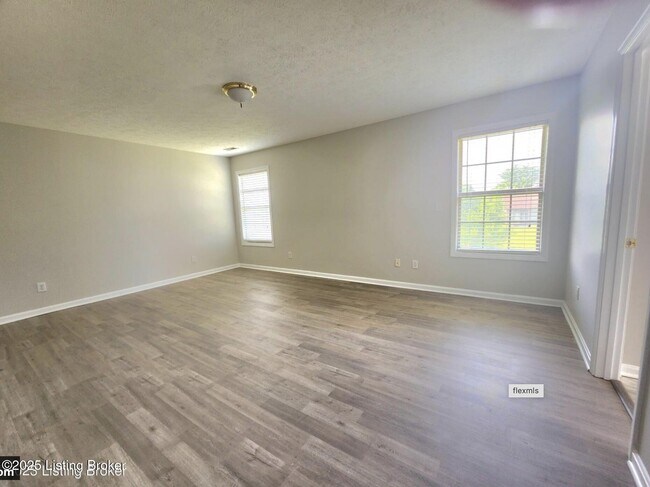 Building Photo - 7223 Meadow Ridge Dr