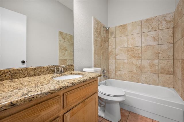 Building Photo - 5204 Yucca Dr