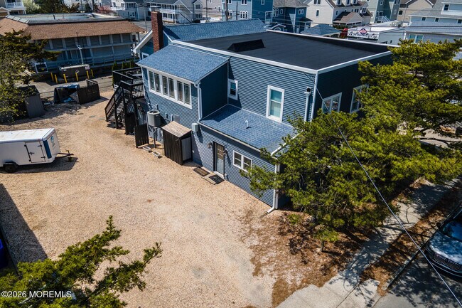 Building Photo - 560 NJ-35