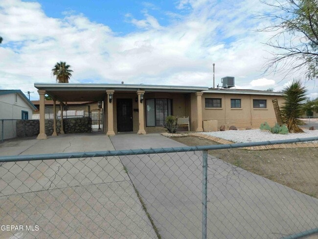 Primary Photo - 7423 Mojave Dr